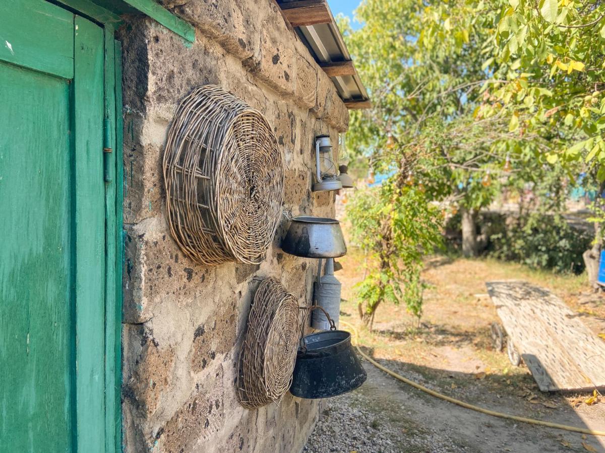 Noosh Guesthouse Ashnak Bagian luar foto
